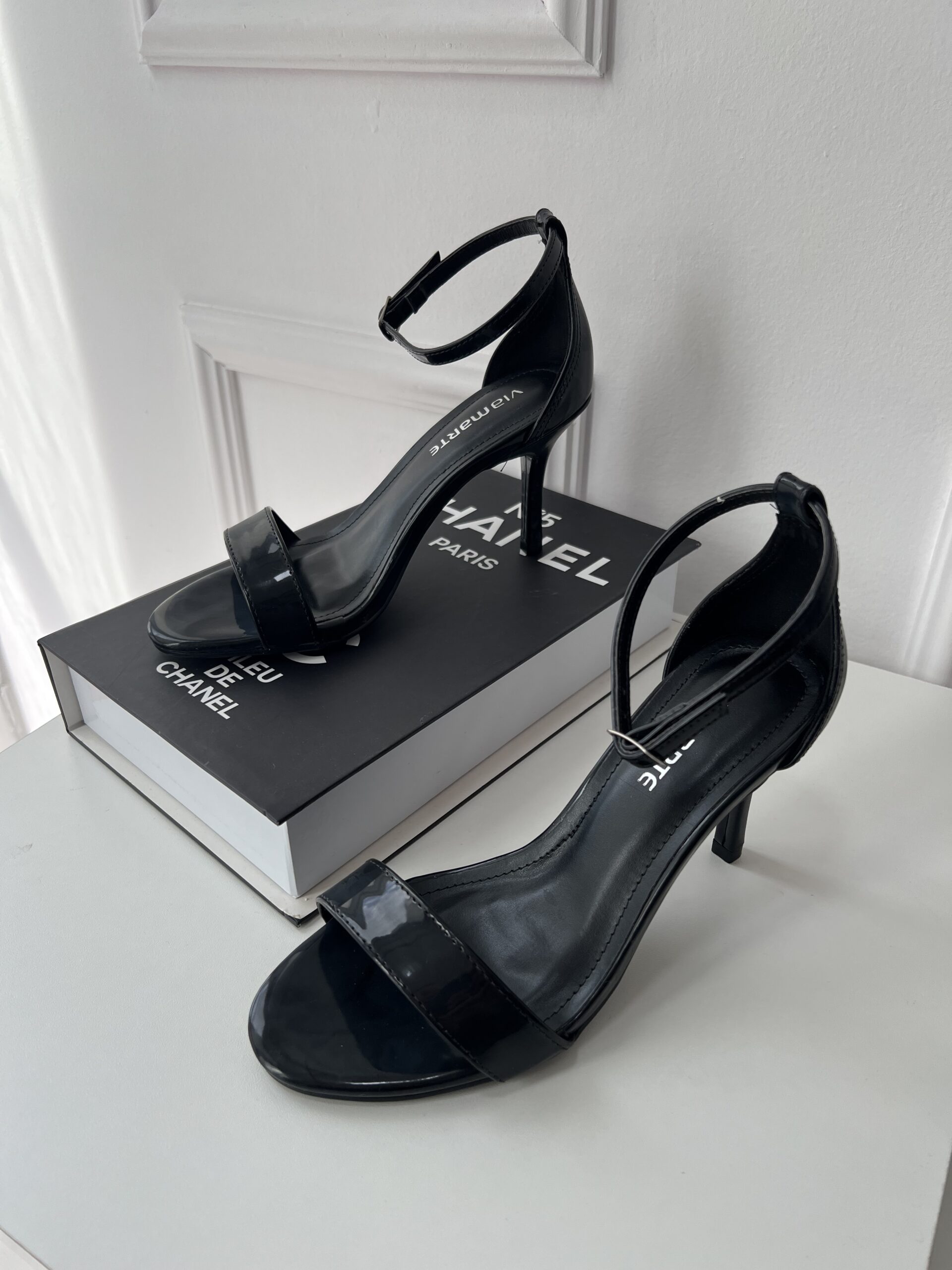 sandalia bico fino preto via marte 23 18601 01 sandalia bico fino preto via marte 23 18601 01