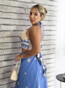 conjunto saia envelope estampado azul bege