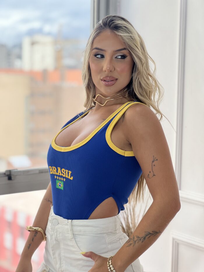 body cavado brasil azul