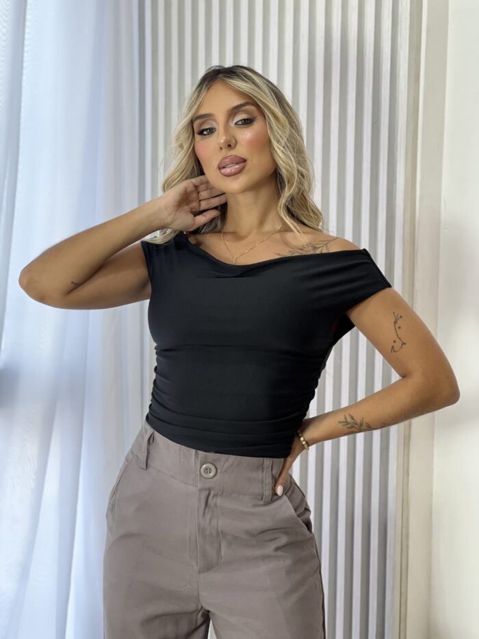 cropped vivian preto