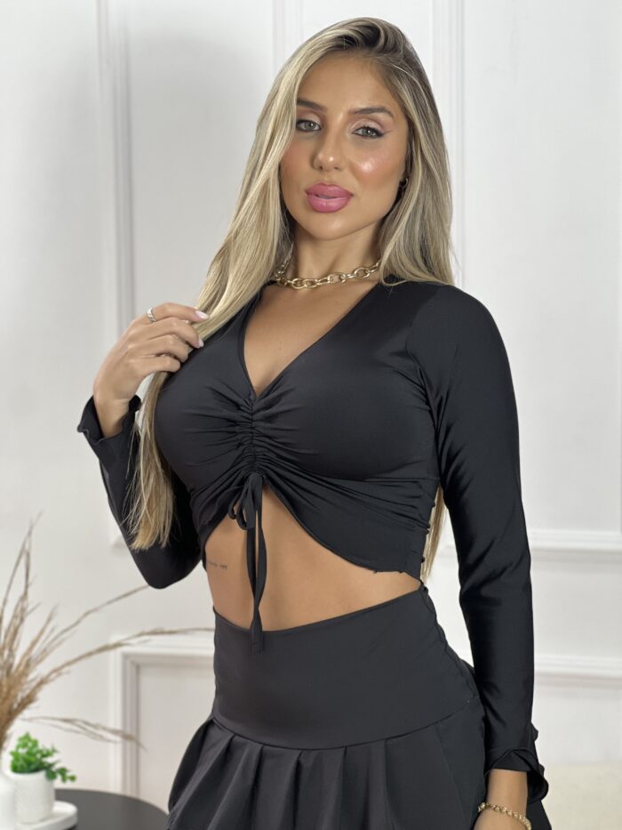 cropped manga longa antonela preto cropped manga longa antonela preto