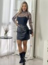 saia com short e cinto couro preto