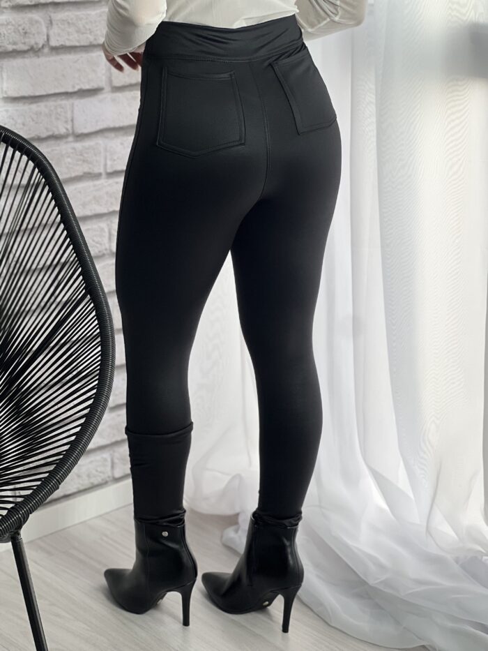 calca peluciada cirre lorena preto calca peluciada cirre lorena preto