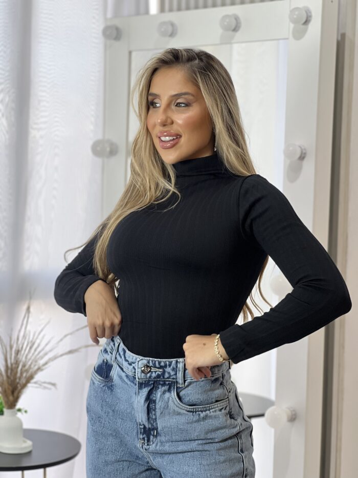 blusa termica canelada gola preto