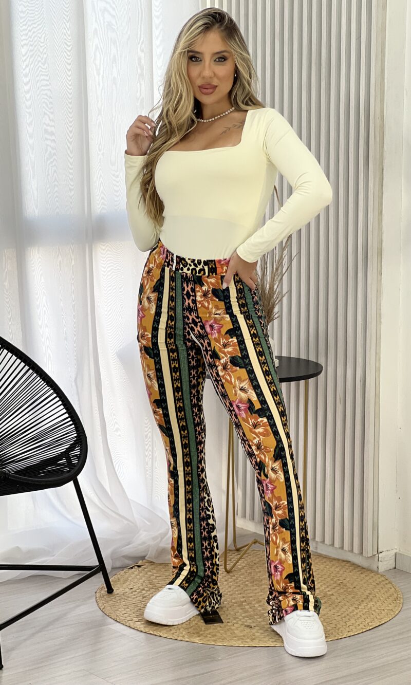 calca flare pitanga estampa 3