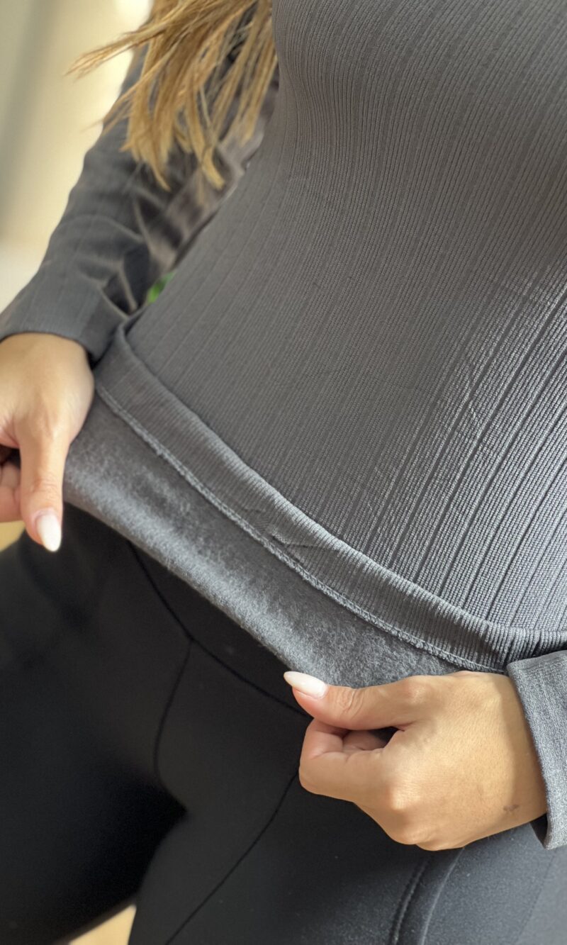 blusa termica canelada gola cinza