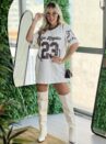 camisetao los angeles listrado off marrom
