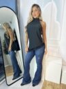 blusa assimetrica renda preto