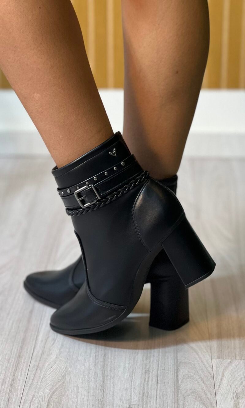 bota cano curto fivela trancinha preto mississipi jo356