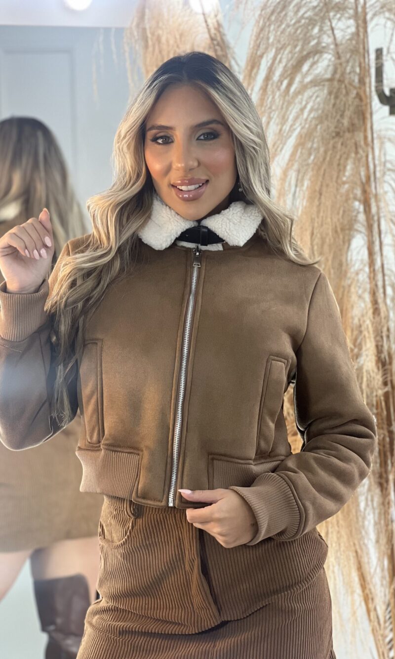 jaqueta cropped suede bruna caramelo