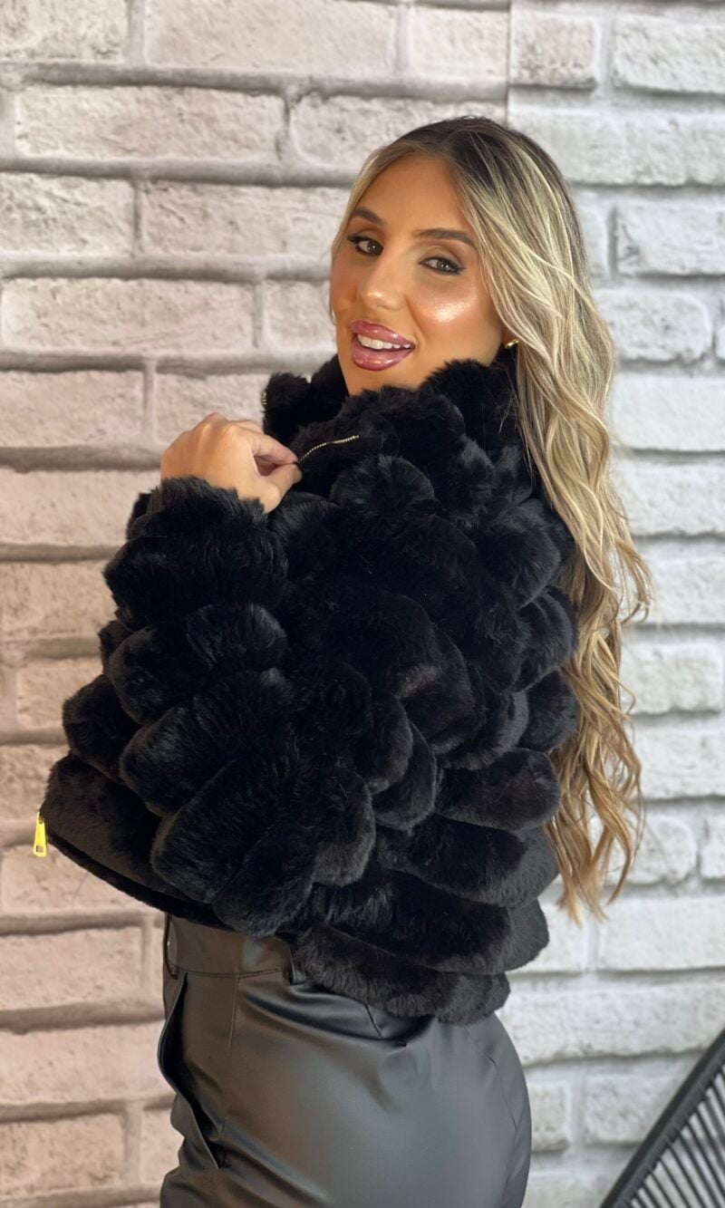 jaqueta pelinho aysha preto