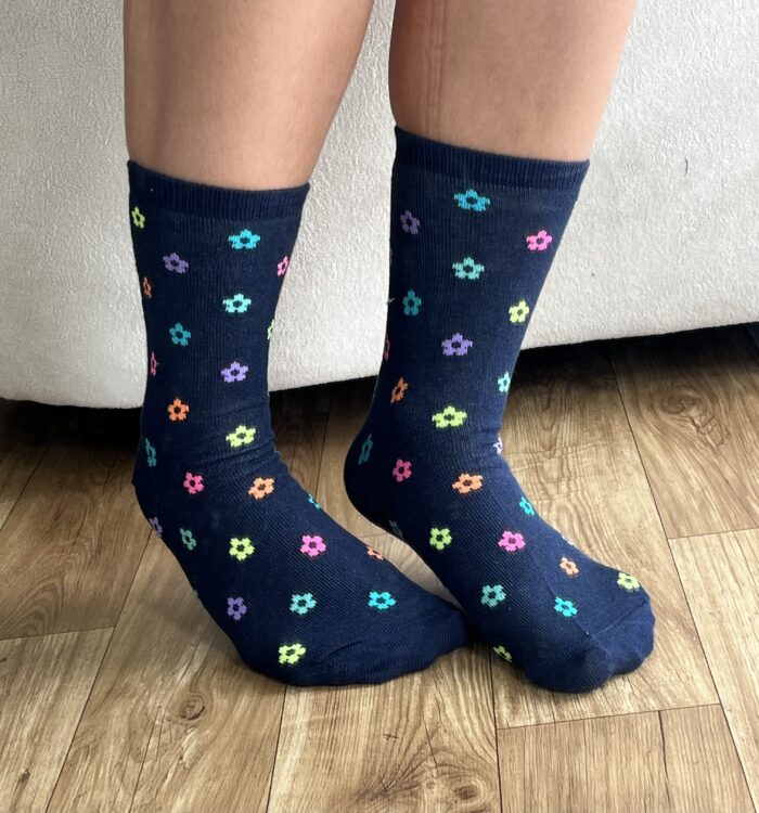 meia cano medio estampado azul marinho flor meia cano medio estampado azul marinho flor