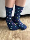 meia cano medio estampado azul marinho flor