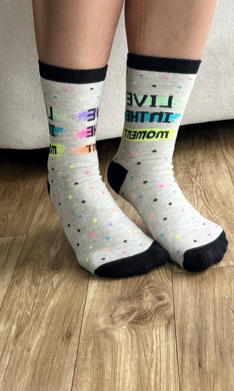 meia cano medio estampado cinza