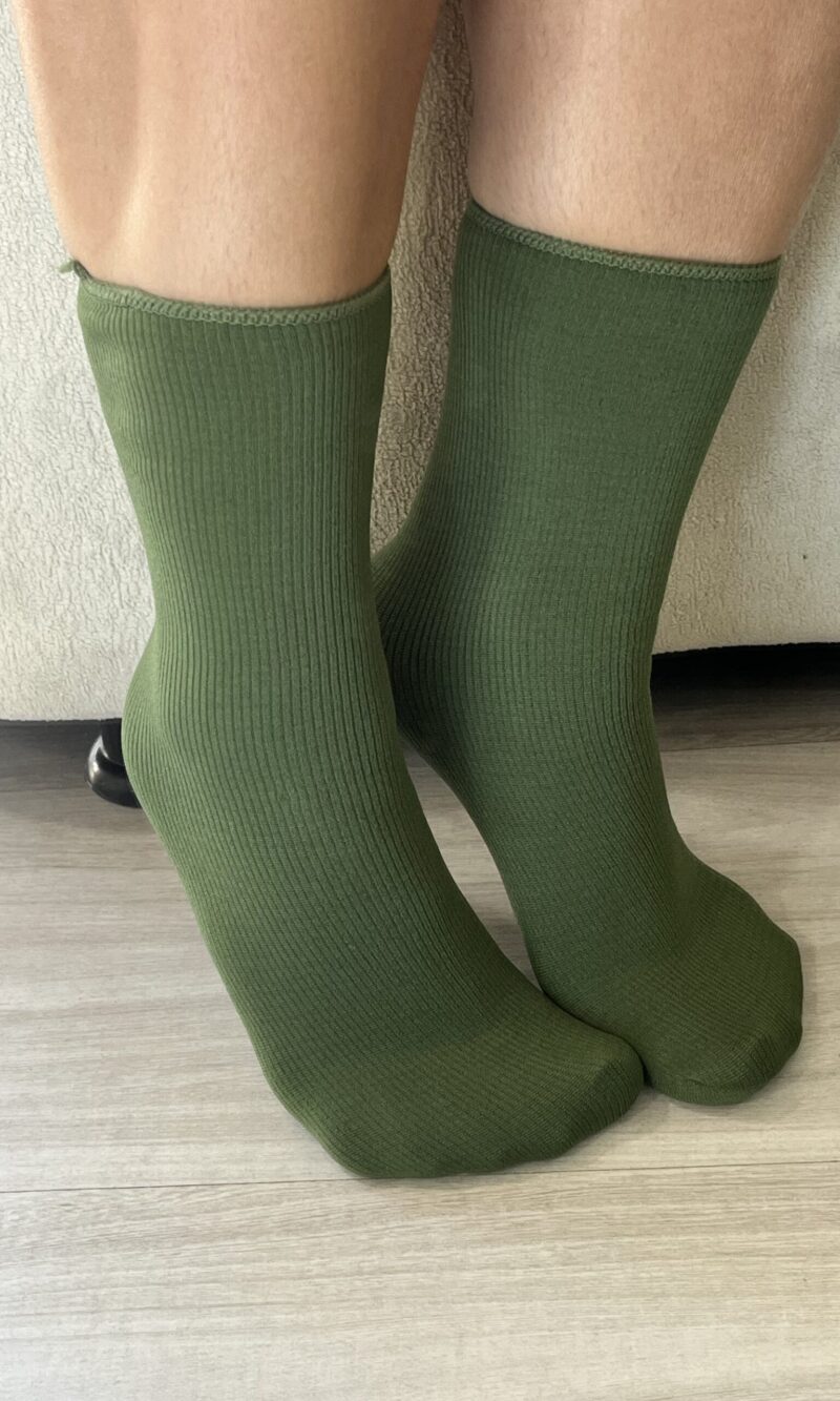 meia apeluciada verde