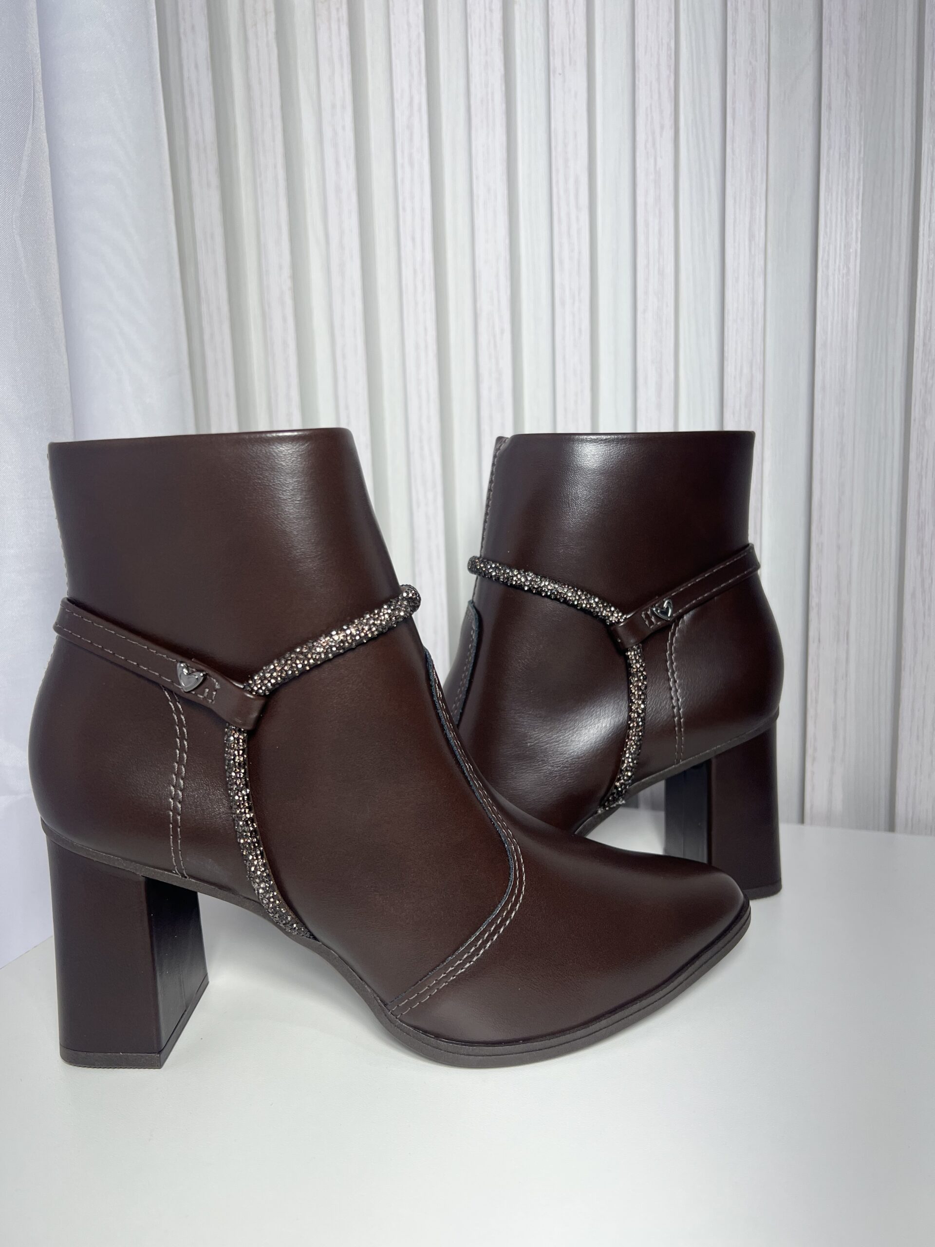 bota cano curto strass marrom mississipi jo355 bota cano curto strass marrom mississipi jo355