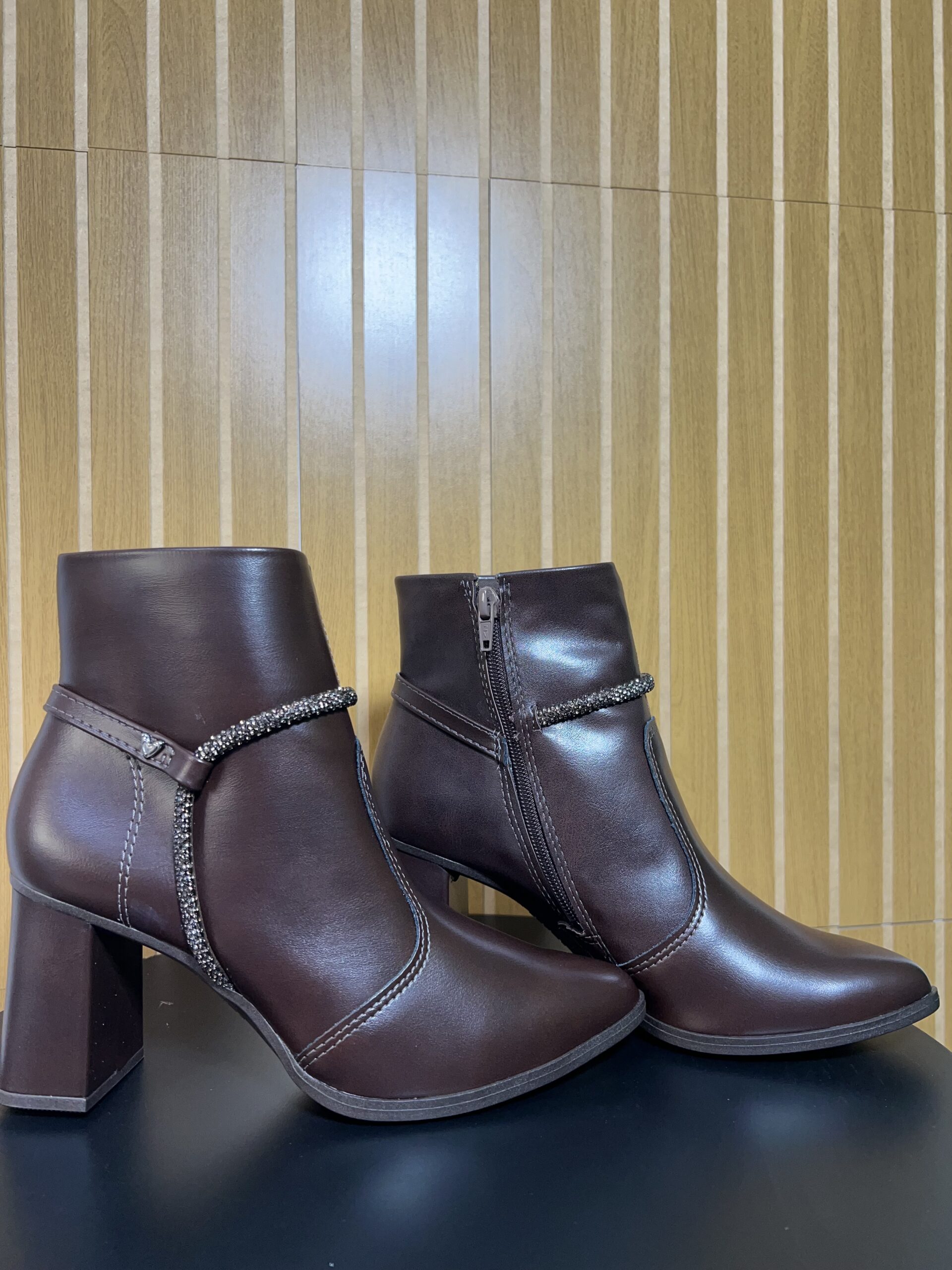bota cano curto strass marrom mississipi jo355 bota cano curto strass marrom mississipi jo355