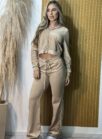 conjunto plush bege