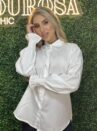 camisa com colete modal e cinto bege
