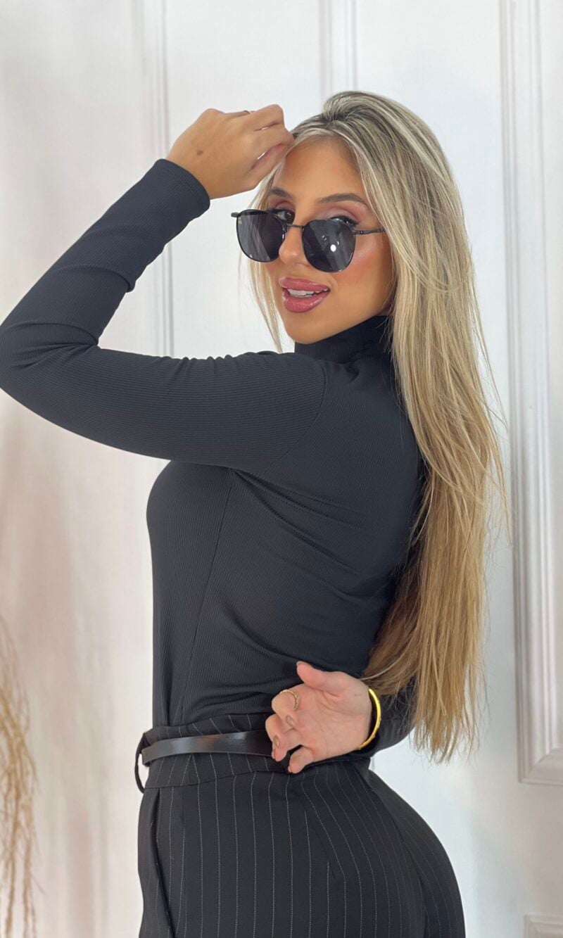 blusa flanelada gola alta sara preto blusa flanelada gola alta sara preto