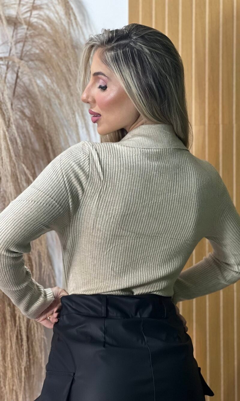 blusa modal gola polo bege blusa modal gola polo bege
