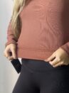 blusa flanelada gola alta sara marrom
