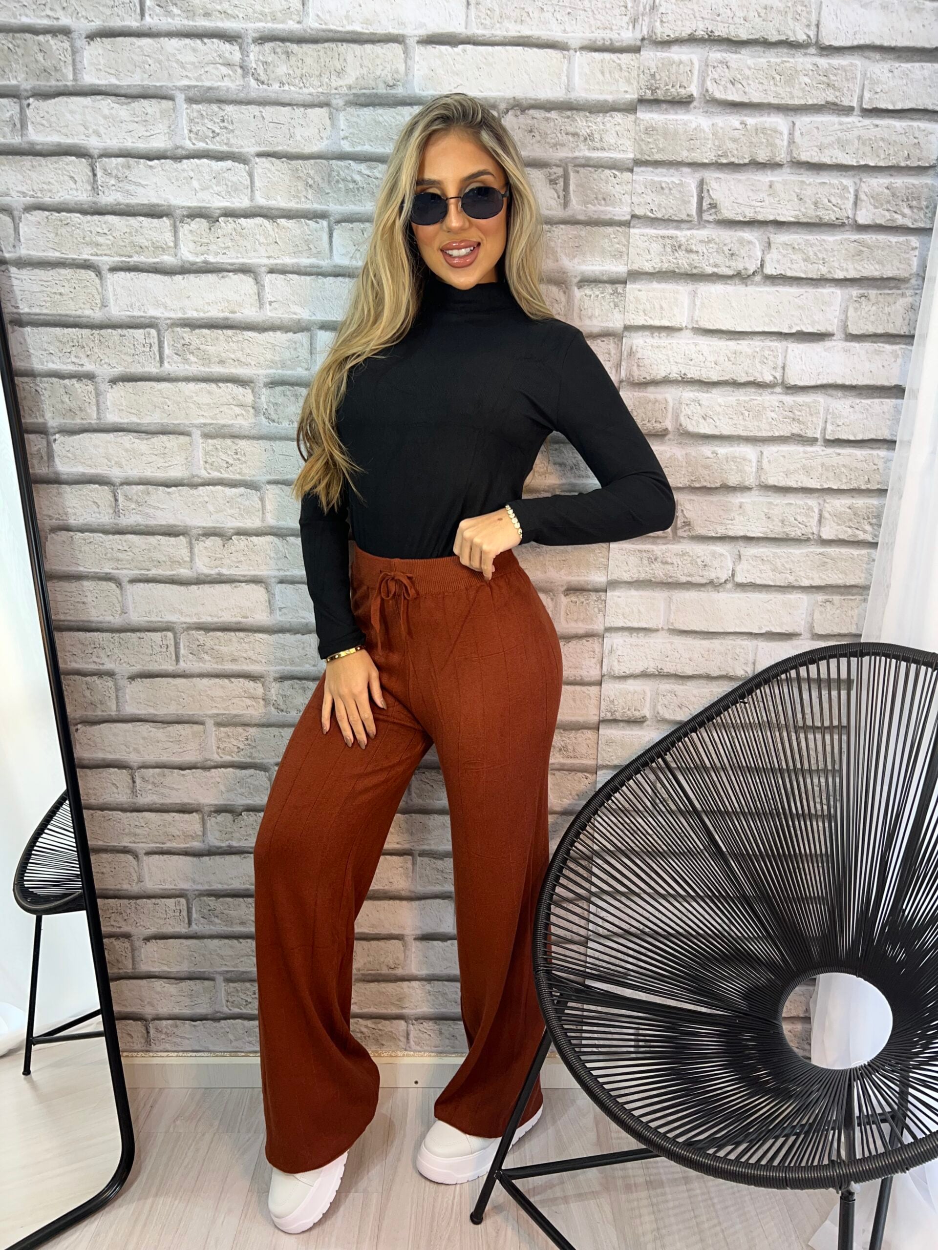 blusa flanelada gola alta fiorella preto blusa flanelada gola alta fiorella preto