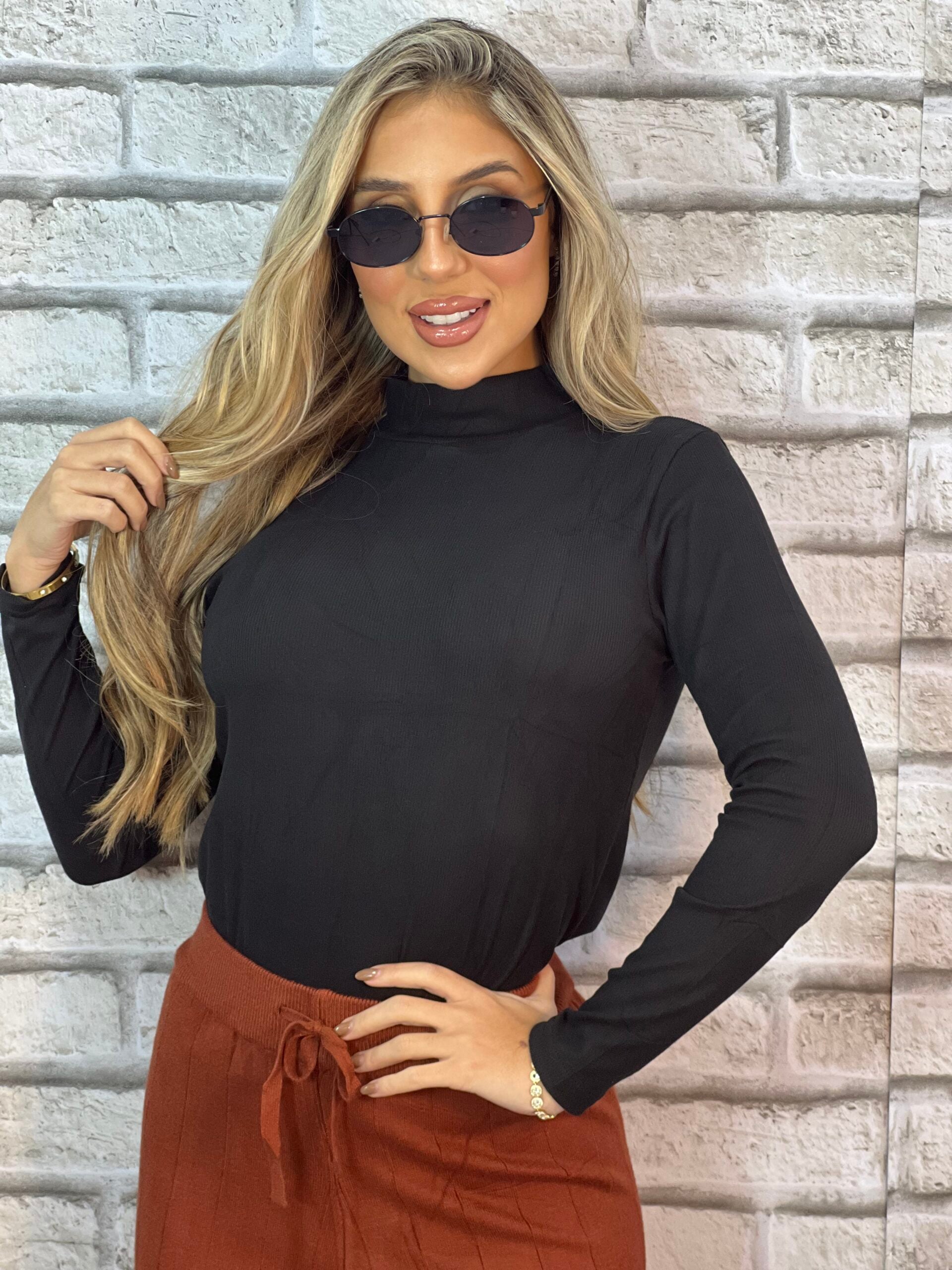 blusa flanelada gola alta fiorella preto blusa flanelada gola alta fiorella preto
