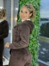 conjunto plush apeluciado marrom