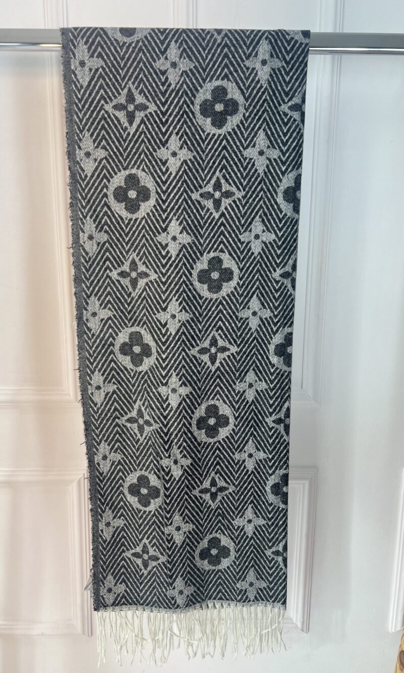 lenco estampado preto